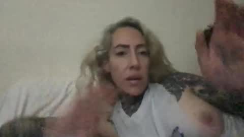 Snapshot of paigesixx_charlievicious chatting on October 22, 9:45 am paigesixx_charlievicious online show from October 22, 9:45 am