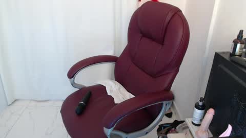 paiper online show from March 25, 4:36 pm