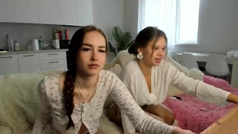 Molly online show from May 14, 8:45 am