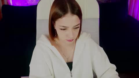 Snapshot of pambeeslyy chatting on October 1, 8:35 am Pam online show from October 1, 8:35 am