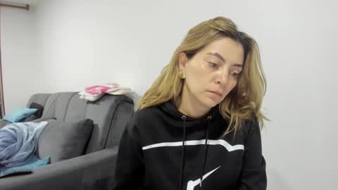 pamelaquenn_2 online show from September 30, 2:11 am