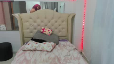 Snapshot of pamelavillaloboss chatting on December 12, 11:47 pm Pamela Villalobos online show from December 12, 11:47 pm