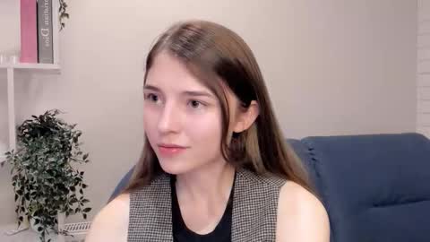 daniella online show from September 19, 6:55 pm