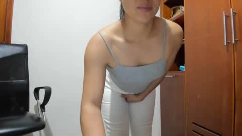 paoguerrax354 online show from March 9, 12:42 am