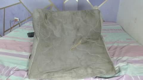 Paola Stone online show from April 11, 6:40 am