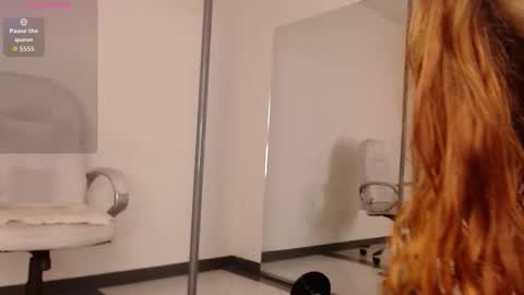 paolagh_ online show from November 19, 3:50 am