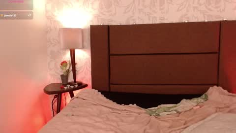 paolagh_ online show from February 6, 7:12 am