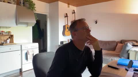 papa_show online show from December 2, 9:30 am