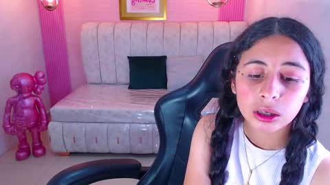 Snapshot of paris_1sub chatting on September 24, 2:13 pm Paris 1sub online show from September 24, 2:13 pm