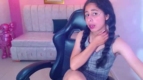 Snapshot of paris_1sub chatting on October 15, 2:40 pm Paris 1sub online show from October 15, 2:40 pm