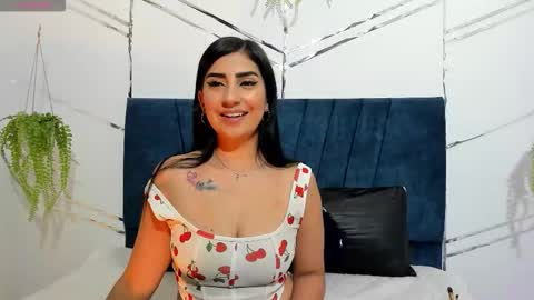 paris_evans_01 online show from January 12, 9:22 pm