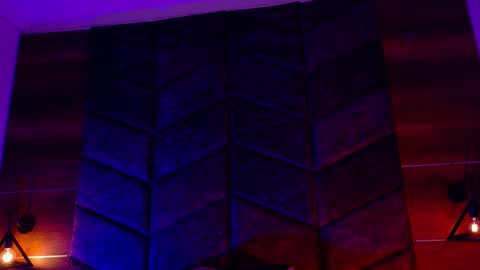 PARIS online show from February 5, 7:50 pm