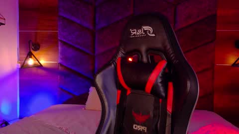 PARIS online show from February 7, 9:29 pm