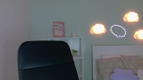 Snapshot of parisfox_ chatting on October 4, 12:03 pm PARIS online show from October 4, 12:03 pm