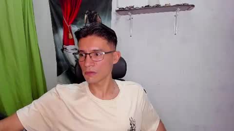 EDUAR Independent model online show from July 23, 1:19 am