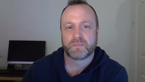 Snapshot of paul_boro chatting on March 1, 7:37 pm paul_boro online show from March 1, 7:37 pm