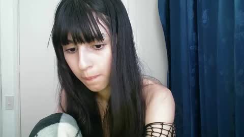 Snapshot of paulainblue chatting on December 19, 9:51 am   online show from December 19, 9:51 am