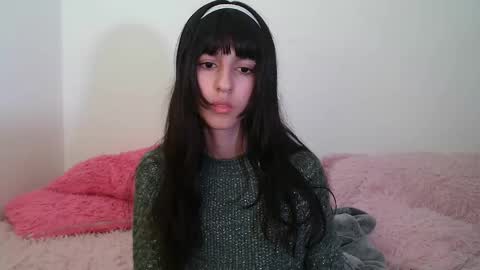 Snapshot of paulainblue chatting on February 15, 6:12 am   online show from February 15, 6:12 am