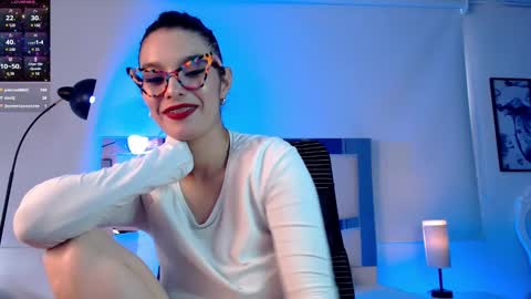 Snapshot of paulinabarnett_ chatting on February 24, 3:20 pm Paulina online show from February 24, 3:20 pm
