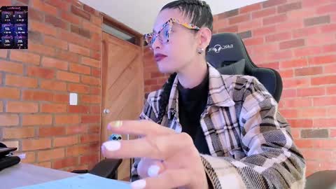 Snapshot of paulinabarnett_ chatting on January 11, 12:55 am Paulina online show from January 11, 12:55 am