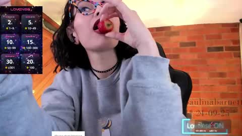Snapshot of paulinabarnett_ chatting on September 21, 5:39 pm Paulina online show from September 21, 5:39 pm