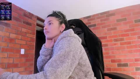 Snapshot of paulinabarnett_ chatting on January 7, 1:49 am Paulina online show from January 7, 1:49 am