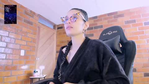 Snapshot of paulinabarnett_ chatting on January 12, 3:46 pm Paulina online show from January 12, 3:46 pm