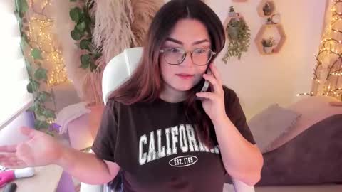 Estefania online show from June 3, 3:50 pm
