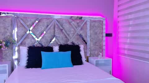 Snapshot of paulinaduarte_ chatting on September 18, 12:42 pm Paulina online show from September 18, 12:42 pm