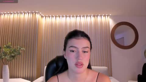 Paulina Santos  online show from October 19, 5:06 pm