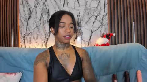 Pauline online show from November 29, 2:52 am