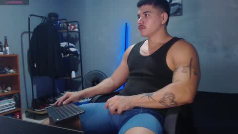 Snapshot of paulo_allen chatting on March 8, 3:45 pm Paulo online show from March 8, 3:45 pm