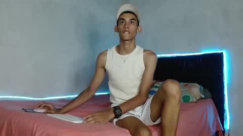 Snapshot of paulosex12 chatting on October 21, 12:49 am paulosex12 online show from October 21, 12:49 am