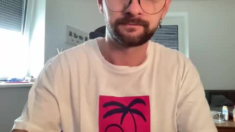 Snapshot of paulsimpsn chatting on October 5, 9:50 am love bush online show from October 5, 9:50 am