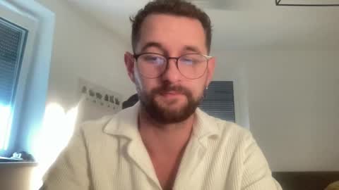 Snapshot of paulsimpsn chatting on October 11, 7:02 am love bush online show from October 11, 7:02 am