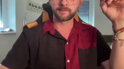 Snapshot of paulsimpsn chatting on October 6, 2:13 pm love bush online show from October 6, 2:13 pm