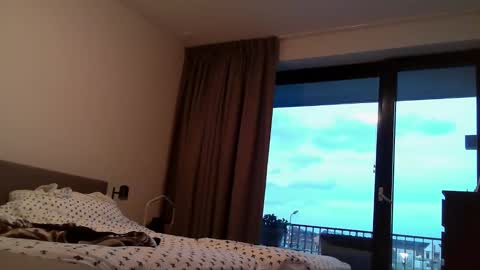 Paul online show from April 4, 6:15 pm