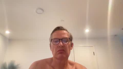 paulwill2377 online show from March 31, 6:52 pm