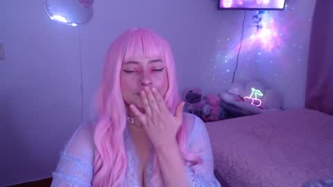 peacherry_ online show from February 7, 1:47 am