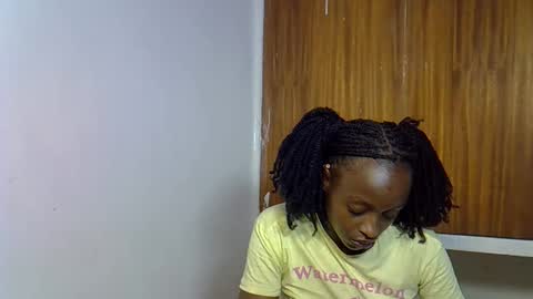 peachy_ebony online show from October 30, 1:39 am