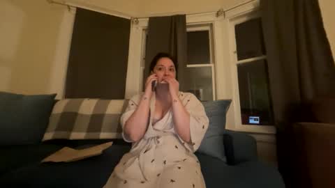 PeachyObsession online show from April 29, 4:06 am