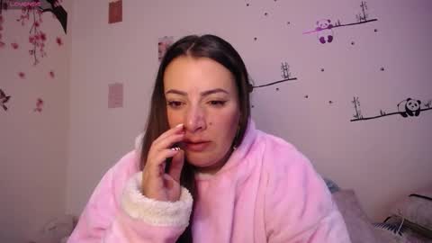 Pearl online show from November 27, 4:31 am