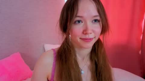 pearly_peach_ online show from April 29, 2:38 am