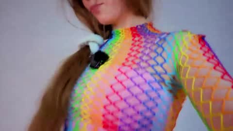 pearly_peach_ online show from April 30, 8:57 pm