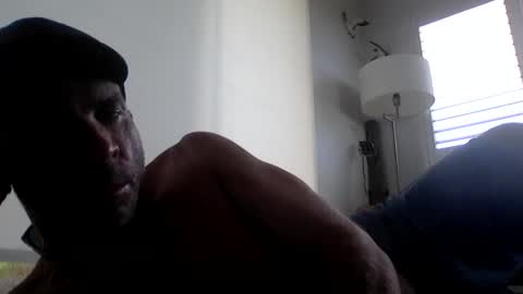 pedro________8 online show from February 3, 6:13 am