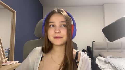 Luna Vale online show from July 16, 7:39 pm