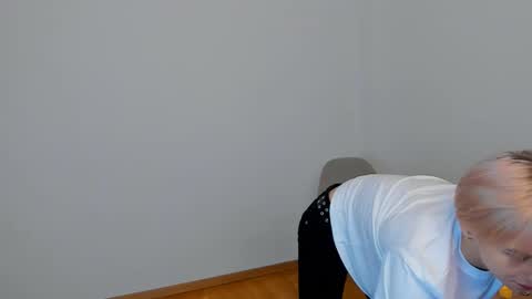 Leo online show from December 4, 9:18 pm