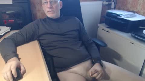 Pemue65 online show from November 21, 8:45 am