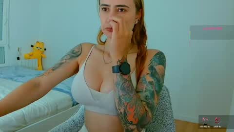 Hi Im Penelope  better vibrations  1111 online show from June 1, 9:05 pm