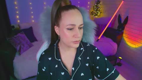 Dia  online show from January 9, 10:48 pm